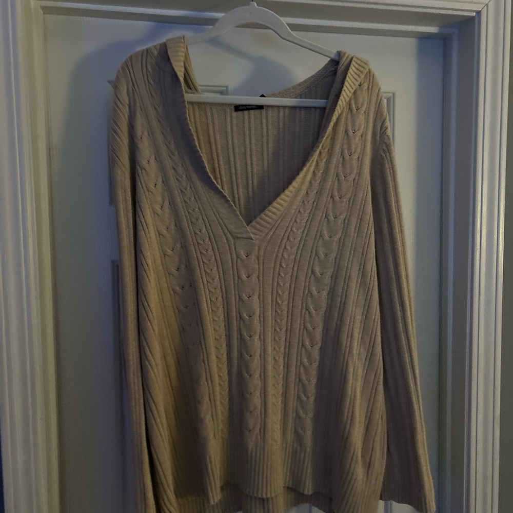 Beige/khaki knit hoodie. Daisy Fuentes